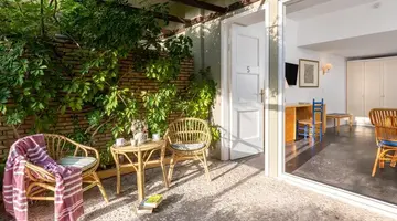 Dionysos Hotel