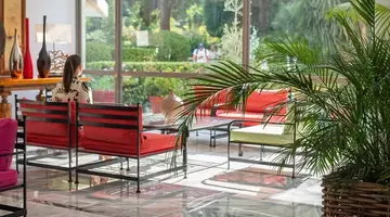 Dionysos Hotel