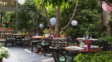 Dionysos Hotel