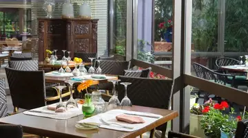 Dionysos Hotel