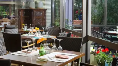 Dionysos Hotel