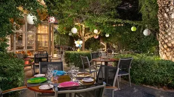 Dionysos Hotel