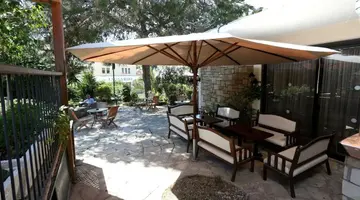 Dionysos Hotel