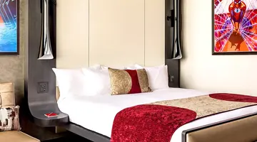 Disney Hotel New York - The Art of Marvel + bilety do Disneyland Paris