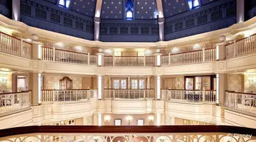 Disneyland Hotel + bilety do Disneyland Paris
