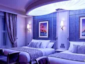 Disneyland Hotel + bilety do Disneyland Paris