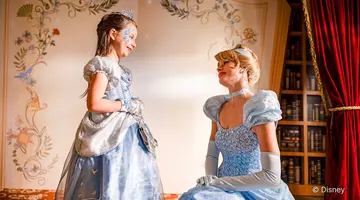 Disneyland Hotel + bilety do Disneyland Paris