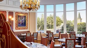 Disneyland Hotel + bilety do Disneyland Paris