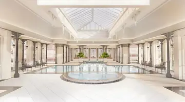 Disneyland Hotel + bilety do Disneyland Paris