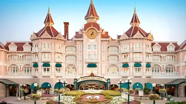 Disneyland Hotel + bilety do Disneyland Paris