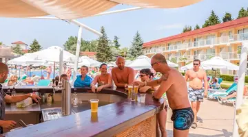 DIT EVRIKA BEACH CLUB HOTEL