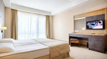 DIT EVRIKA BEACH CLUB HOTEL