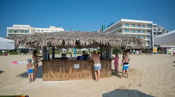 DIT EVRIKA BEACH CLUB HOTEL