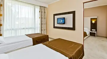 DIT EVRIKA BEACH CLUB HOTEL