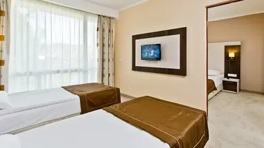 DIT EVRIKA BEACH CLUB HOTEL
