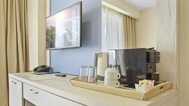 DIT EVRIKA BEACH CLUB HOTEL