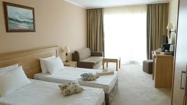 DIT EVRIKA BEACH CLUB HOTEL