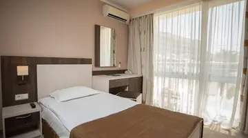 DIT EVRIKA BEACH CLUB HOTEL