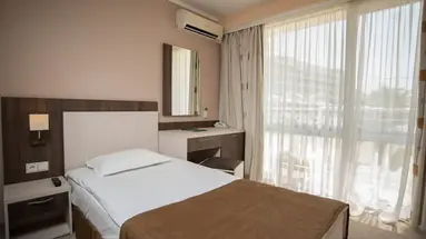 DIT EVRIKA BEACH CLUB HOTEL
