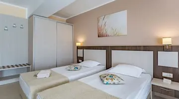 DIT EVRIKA BEACH CLUB HOTEL