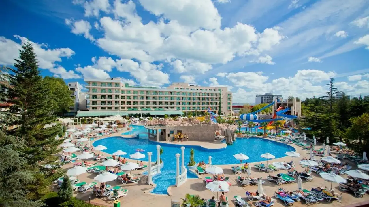 DIT Evrika Beach Club Hotel