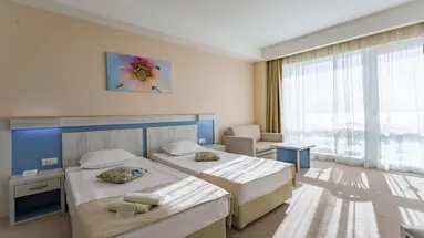 DIT EVRIKA BEACH CLUB HOTEL