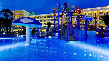 DIT EVRIKA BEACH CLUB HOTEL