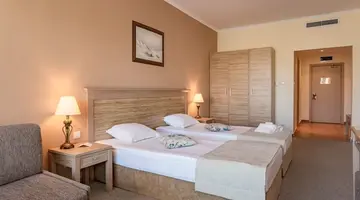 DIT EVRIKA BEACH CLUB HOTEL