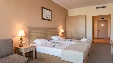 DIT EVRIKA BEACH CLUB HOTEL