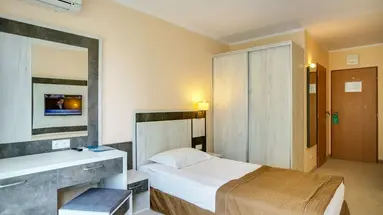 DIT EVRIKA BEACH CLUB HOTEL