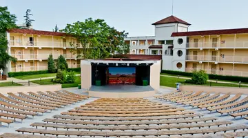 DIT EVRIKA BEACH CLUB HOTEL