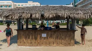 Dit Evrika Beach Club