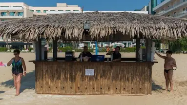 Dit Evrika Beach Club