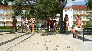 Dit Evrika Beach Club