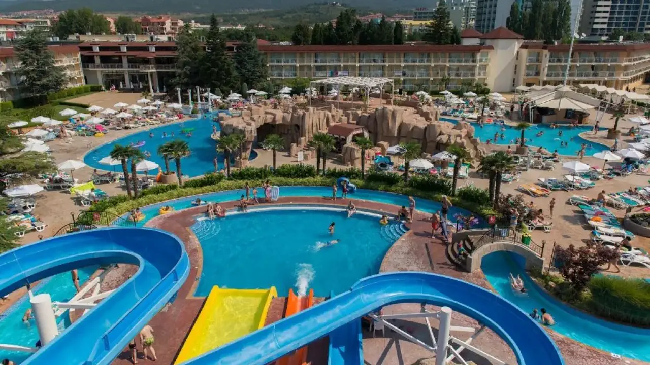 Dit Evrika Beach Club