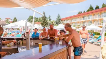 Dit Evrika Beach Club