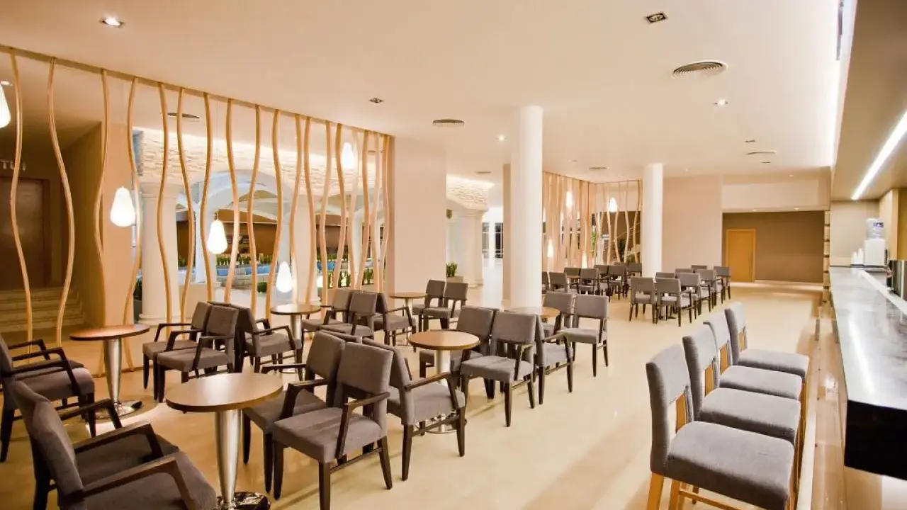 Dit Evrika Beach Club