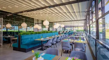 Dit Evrika Beach Club