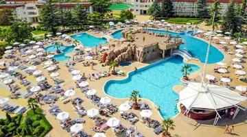 DIT EVRIKA BEACH CLUB