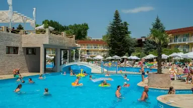 Dit Evrika Beach Club