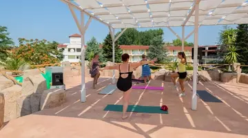 Dit Evrika Beach Club