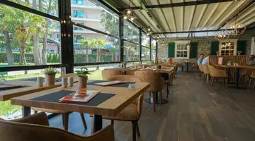 Dit Evrika Beach Club