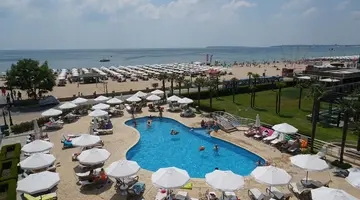 Dit Evrika Beach Club