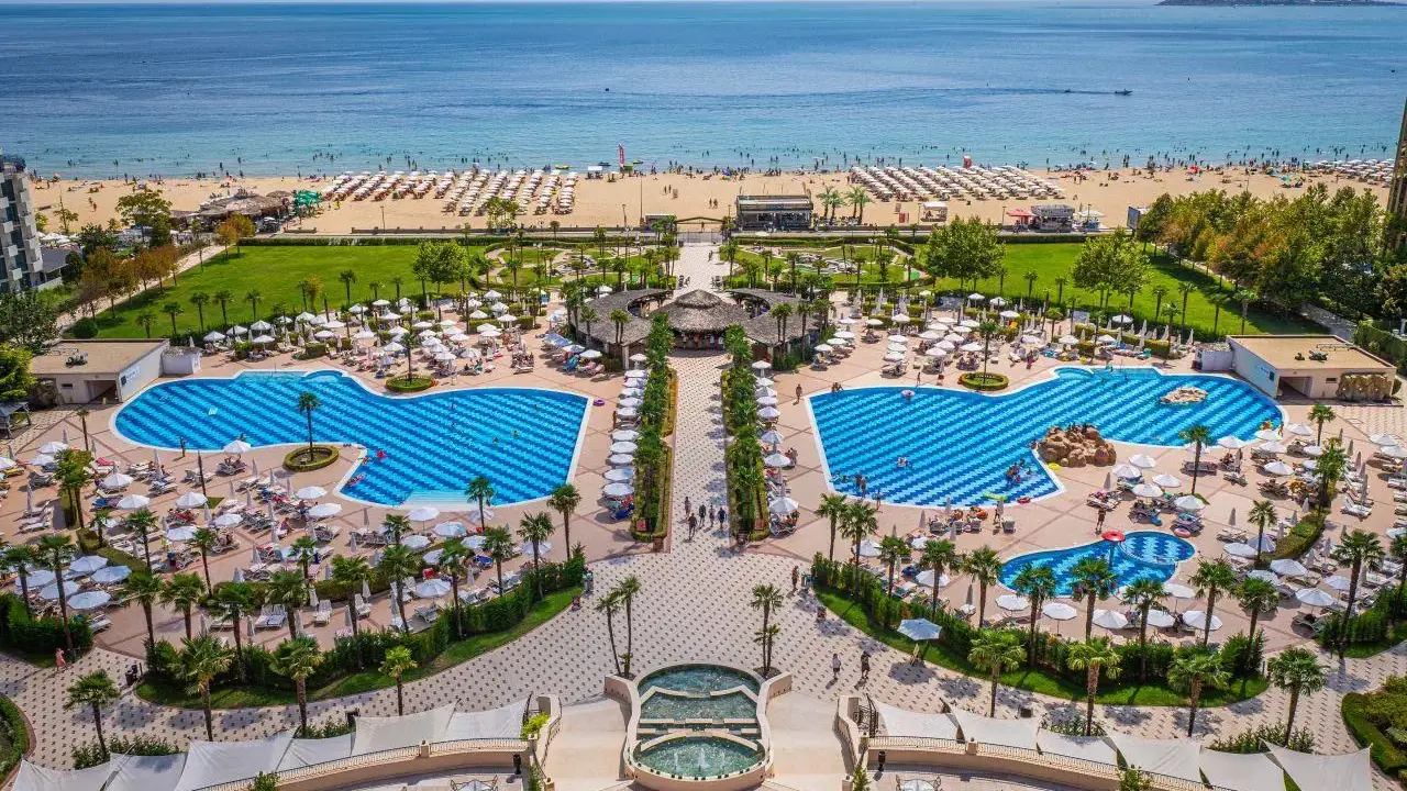 DIT MAJESTIC BEACH RESORT