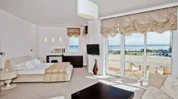 DIT MAJESTIC BEACH RESORT