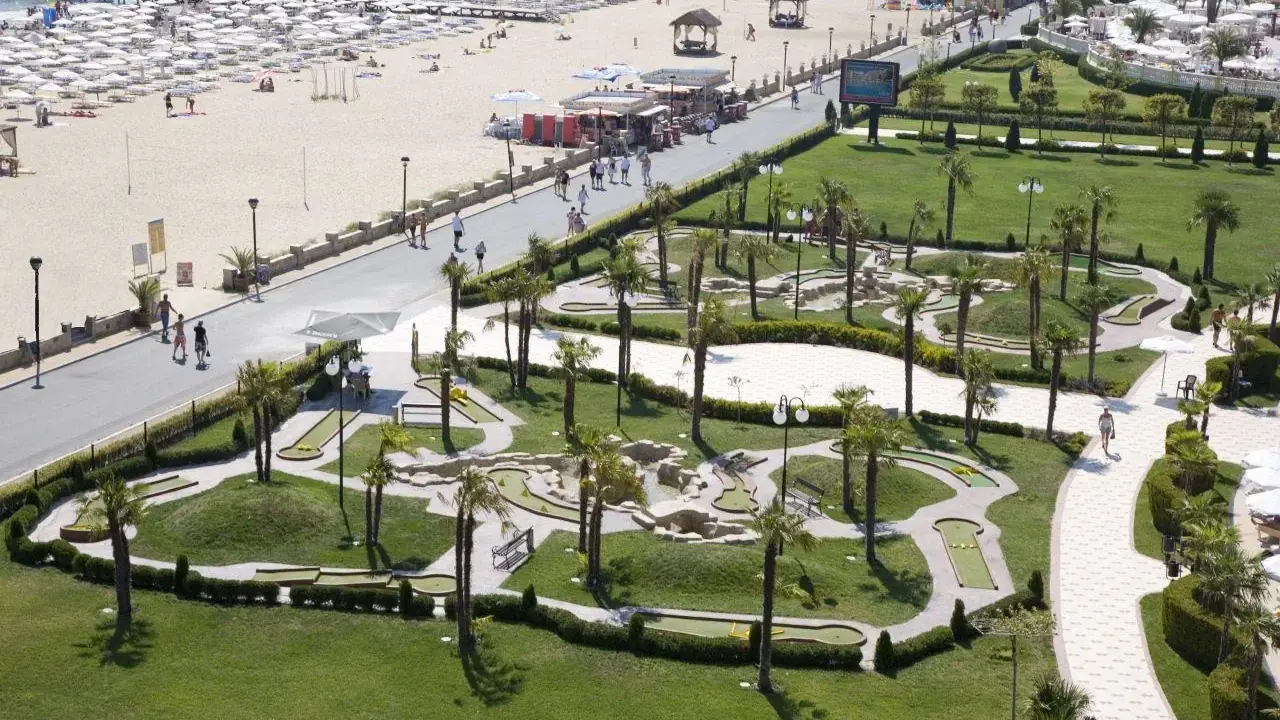 DIT MAJESTIC BEACH RESORT