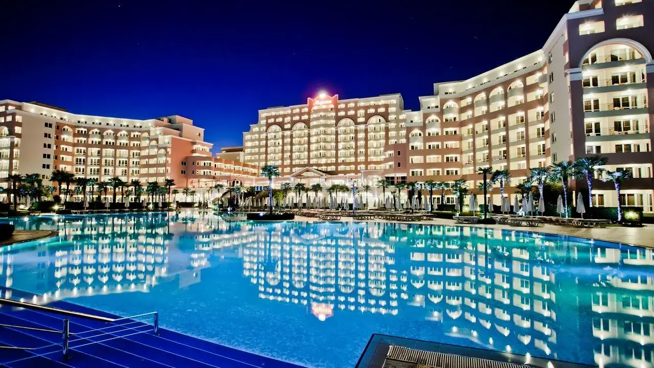 DIT MAJESTIC BEACH RESORT