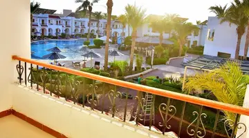 Dive Inn Resort