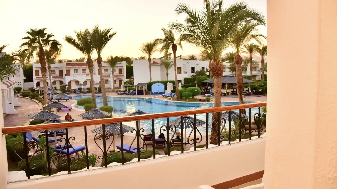 Dive Inn Resort