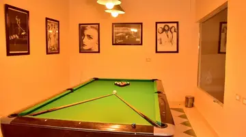 DIVE INN